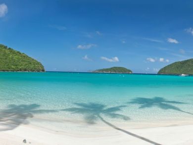 Five Bedrooms Bayfront Vacation Home in St. John